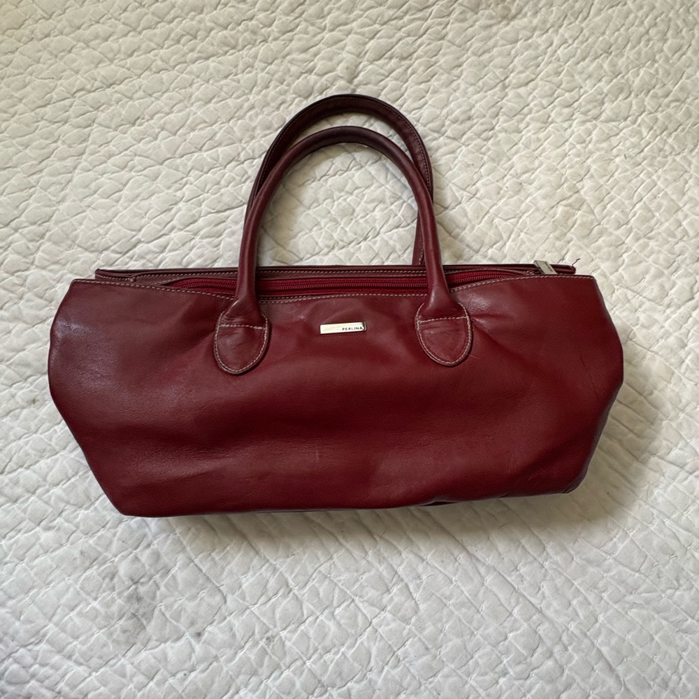 Perlina Red Shoulder Bag Luxurious Leather Design